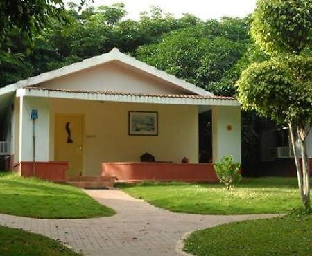 Pragati Resorts Kundakal Esterno foto
